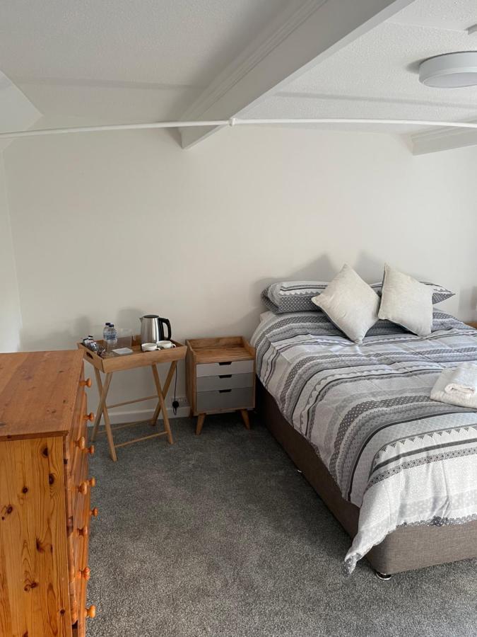The New Wheel Inn Lymington Buitenkant foto