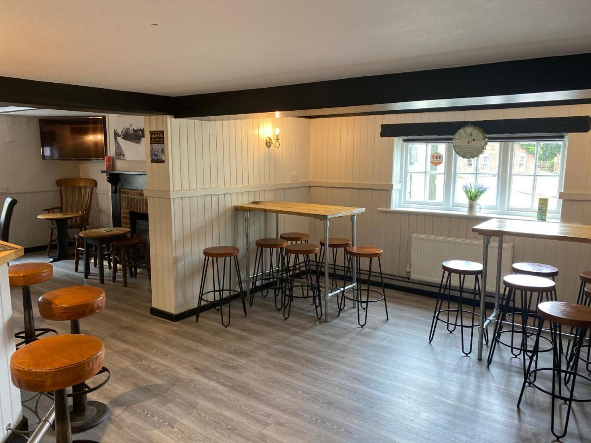 The New Wheel Inn Lymington Buitenkant foto